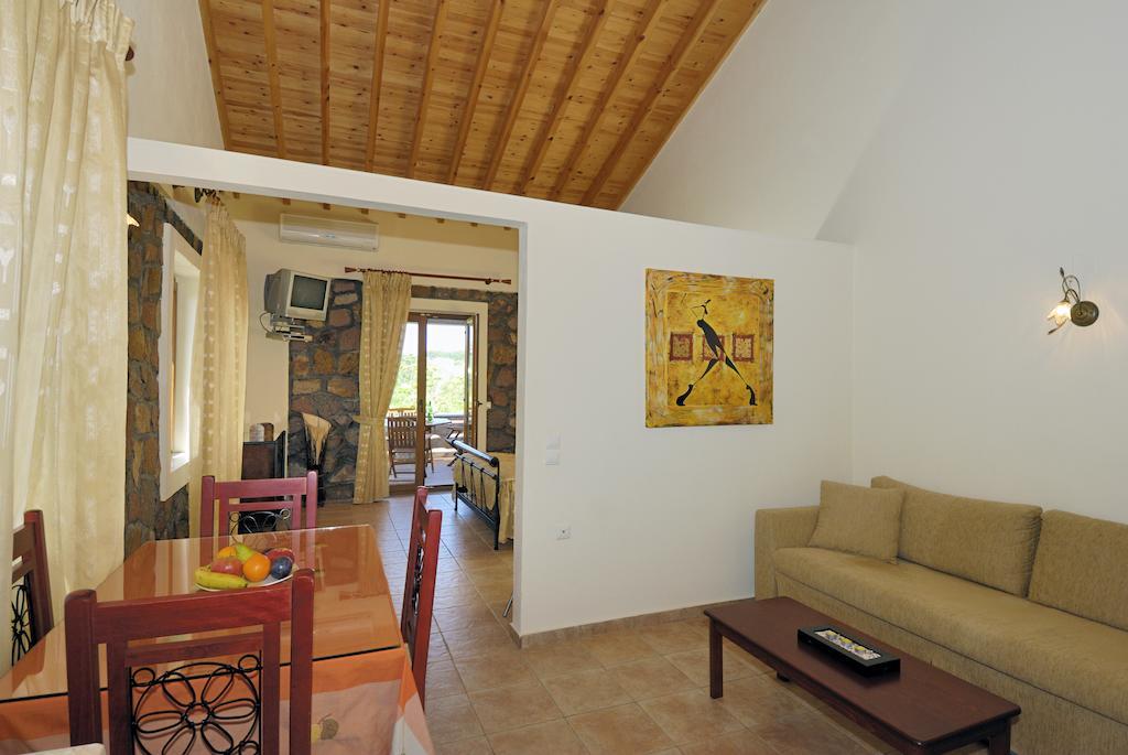 Michaela Beach Houses Mithymna Room photo